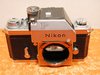 Nikon F + Prismensucheraufsatz in silber