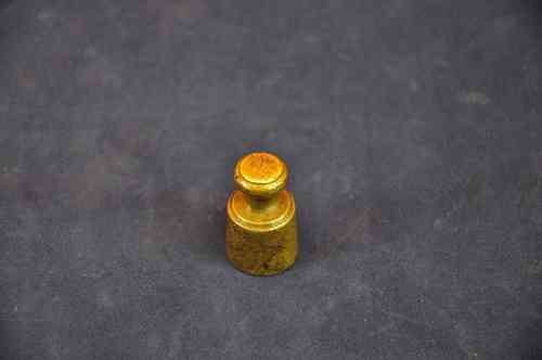 unknown little brass weight 48,04 g