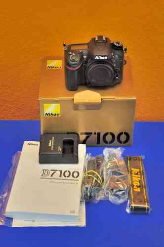 DSLR Nikon D7100 mit Zubehörpaket 24,1 Megapixel OVP