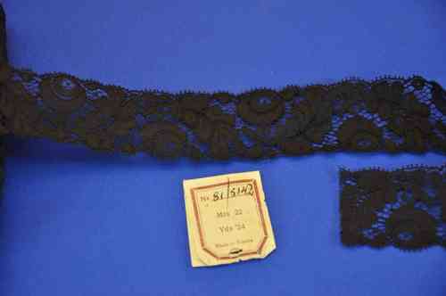 French lace flowers 38 mm wide in black