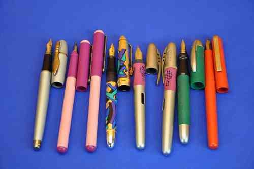 8 Füller für Schule und Hobby diverser Hersteller