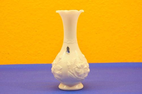 Vintage Opalglas Vase in weiß