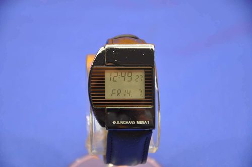 Junghans Mega 1 in schwarz Funk Armbanduhr um 1990