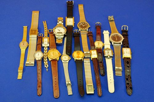 16 Armbanduhren Quartz verschiedener Marken
