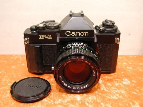 Spiegelreflexkamera Canon F-1 mit FD 50mm 1:1,4