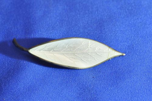David Anderson 925 Sterling Silver Enamel Leaf Brooch