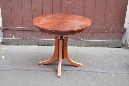 Coffee table round adjustable in height + wide mahogany