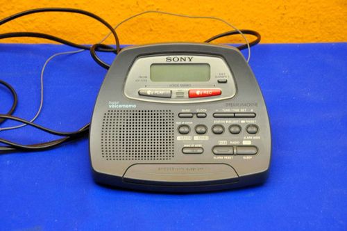 Clock radio Sony ICF-C723 with Voicememo