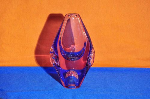 Rosa Kristallvase Solifleur organische Form um 1970