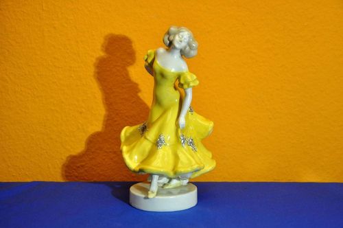 Goldscheider majolica figure dancer 4235 yellow dress