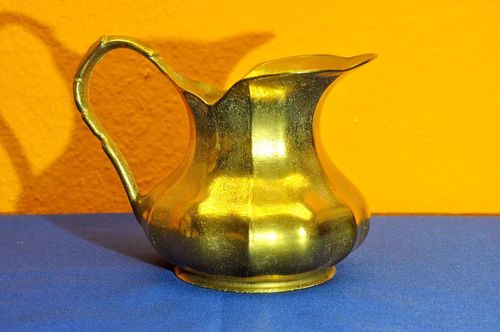 Large heavy brass jug 1,5 kg