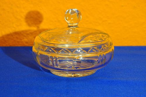 Vintage crystal Lidded box with knob
