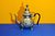 Orientalische Metall Teekanne mit Pfauenmarke