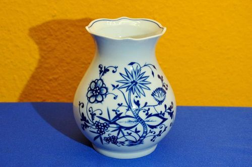 Triptis Porzellan Vase Zwiebelmuster Blau