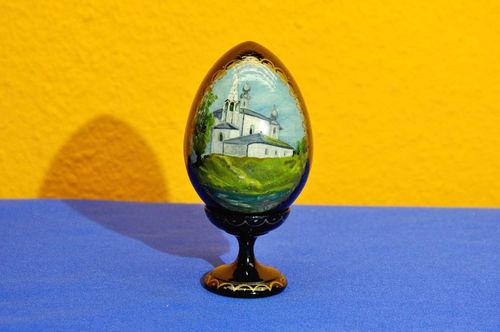 Chinese lacquer egg wood with base hand-painted signed