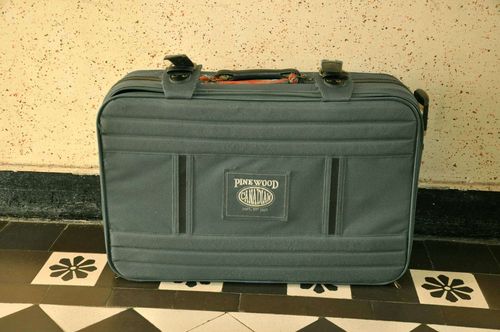 Pinewood suitcase made of textile in green draw case