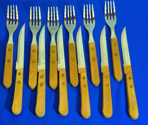 Steak cutlery with wooden handles 12 pieces