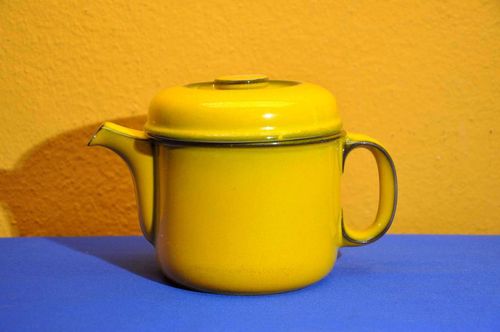 Thomas Scandic Yellow Teapot flame retardant