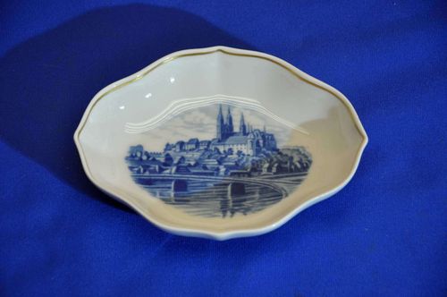 Meissen porcelain bowl medieval cathedral