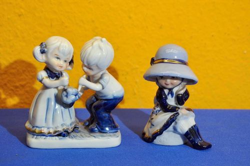 2 süsse Porzellanfiguren holländischer Stil blau/weiß