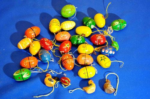 Erzgebirge Easter tree decorations painted wooden eggs