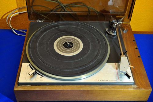 Lenco L-75 record player for hobbyists and collectors