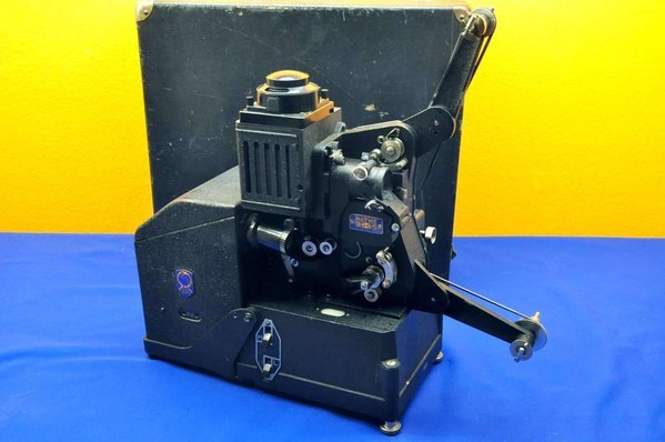 Filmprojektor Pathe super Vox 9,5mm mit Koffer um 1937\\n\\n17.06.2022 11:58