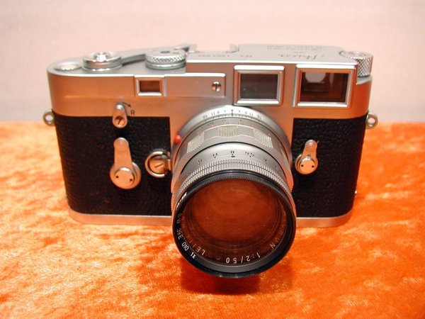 Leica M3 mit Summicron 1:2 50mm - Top Zustand, funktioniert einwandfrei\\n\\n19.06.2014 15:44